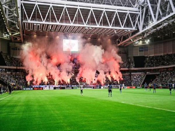 Djurgarden supporters' pyrotechnics disrupted the game, leading to a lengthy delay and suspension