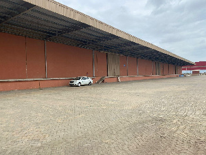 Logistics Mega Warehouse, Tema