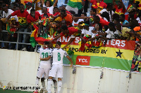 Partey celebrates his goal with teammates