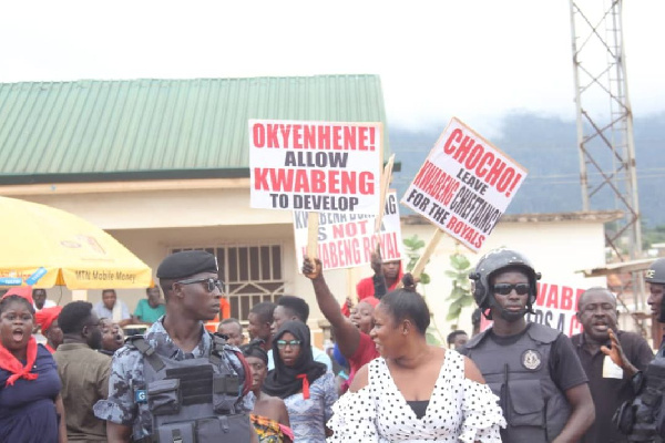 It is unclear what caused the riot between the security detail of Okyenhene and Chieftaincy faction