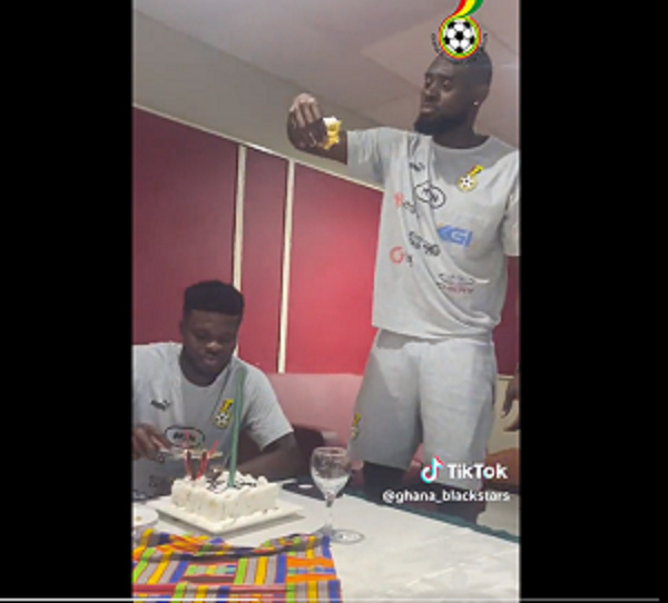 Thomas Partey behind his birthday cake