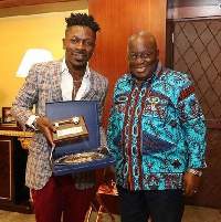 Shatta Wale when he presented the award 'Key to the city of Worcester' in US to Akufo-Addo