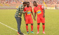 Asante Kotoko coach Maxwell Konadu issuing instructions to players