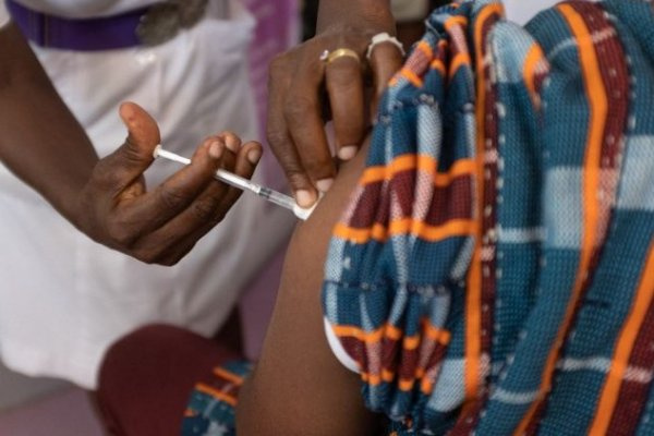 A medic administers a Coronavirus jab | File photo