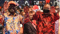 Raila Odinga (L) and President Uhuru Kenyatta (R) na opponents for previous two elections