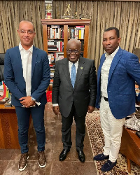 President Nana Akufo-Addo (m) with Kenpong and Bastia FC official