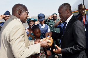 Prime Minister Modibo Keita receives VP Amissah-Arthur i