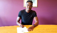 Joe Dodoo has completed a season-long loan move from Scottish club Rangers to Blackpool