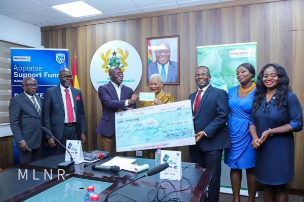 Cheques were handed over to Apiate Fund head, Joyce Aryee (middle)