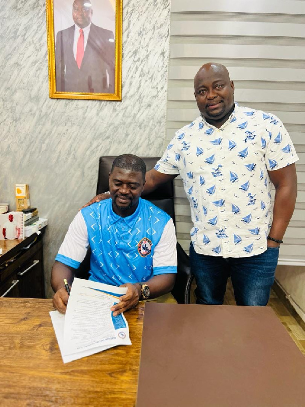 Samuel Boadu (left) has been appointed as head coach of Berekum Chelsea