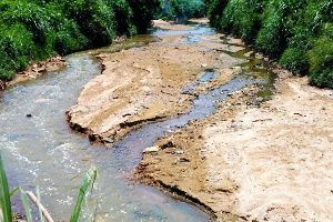 The stream runs through more than 10 communities in the Kumasi Metropolis