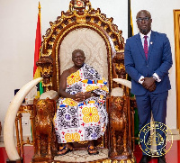 Asantehene, Otumfuo Osei Tutu II (L), CEO of KATH Professor Otchere Yaw Addai-Mensah (R)