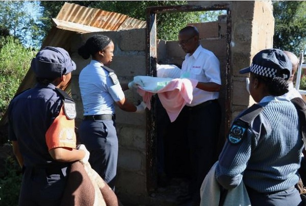 The emergency services captured with the newborn