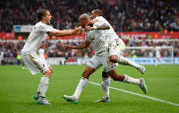 Ayew celebrates goal against Man. United