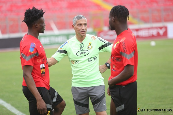 Chris Hughton(middle), Kudus Mohammed(L) and Kamaldeen Sulemana (R)