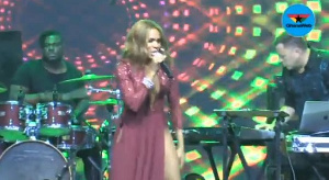 R&B songstress, Deborah Cox on stage