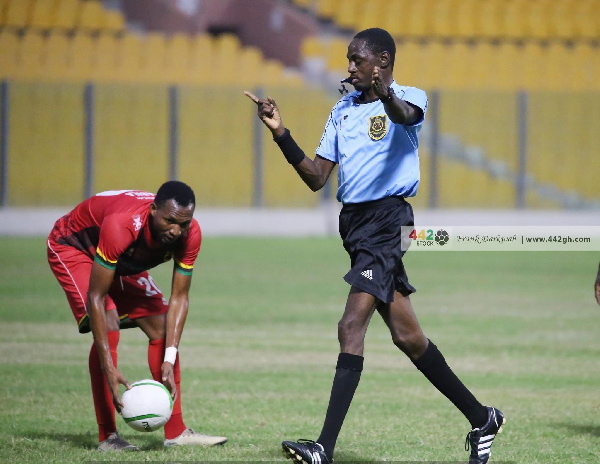 Referee Emmanuel Tampuri