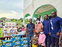 Kofi Safo presenting the items on behalf of Kennedy Agyapong