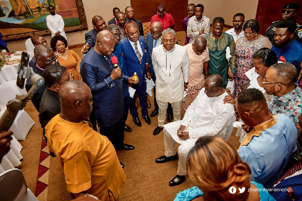 Rev Ampiah-Kwofi leads prayers for Alan Kyerematen in the presence of other pastors