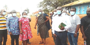 Chief of Fankyenebra, Nana Obrempong Sarfo Agyemang III and some authorities at the school