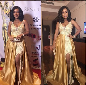 Joselyn Dumas In Golden