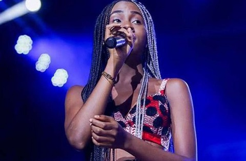 Songstress Cina Soul