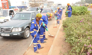 Zoomlion cleaning some areas in Accra