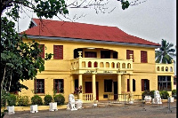 File: The Manhyia Palace Museum in Kumasi