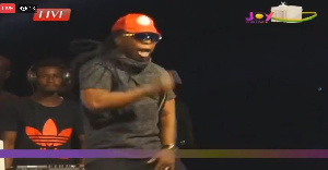 Edem performs at Ebony tribute concert