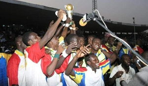 Hearts players celebrating their victory