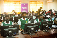 The female students received the education of internet safety