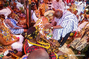 Vice-President Dr. Mahamudu Bawumia exchanging pleasantries during his visit