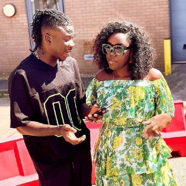 Stonebwoy surprises wife Dr Louisa for Val's Day