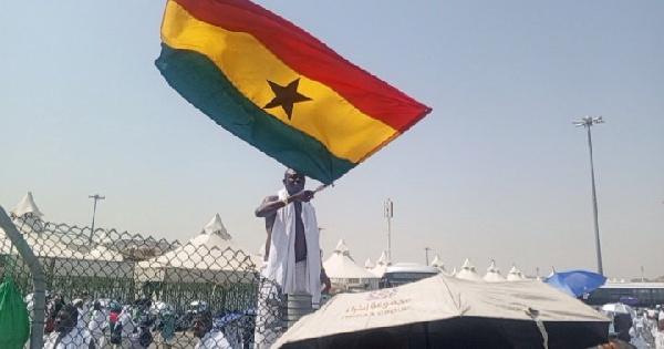 Ghanaian pilgrims strategically placed their national flag