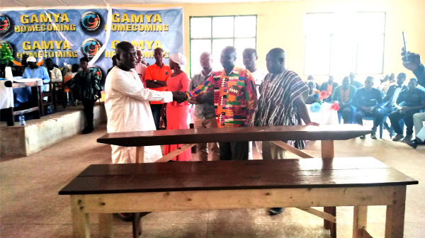 Gambaga Girls SHS receiving donation from the Gambaga Youth Association