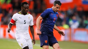 Michael Essien Tackle Van Persie