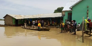 Spillage from the Bagre Dam coupled with torrential rains in northern Ghana has killed 11 people