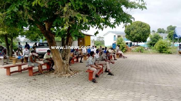 Some eligible students of New Juaben SHS waiting to be registered