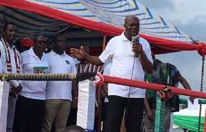 Vice President, Paa Kwasi Bekoe Amissah-Arthur addressing residents during a campaign tour.