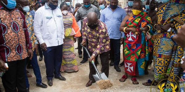 President Akufo-Addo cutting sod for the 83.5KM standard gauge railway line from Kumasi to Obuasi