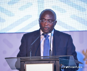 Vice President of Ghana,  Dr Mahamudu Bawumia giving a lecture on the economy