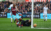 Andre Ayew celebrating goal