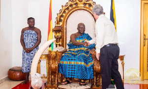 The Consul General congratulated the Asantehene on his 25 years on the Golden Stool