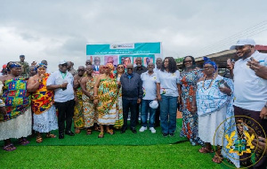 President Nana Akufo-Addo (middle)