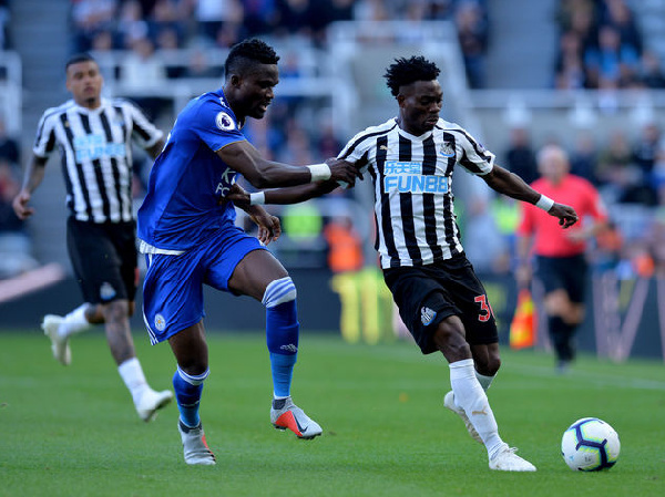 Daniel Amartey takes on Christian Atsu