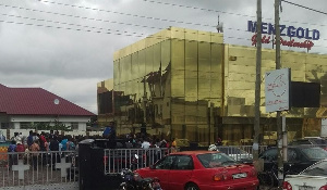 Agitated customers demanding their dividends at the East Legon branch of Menzgold