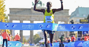 Ethiopia's Guye Adola and Gotytom Gebreslase won the men's and women's Berlin Marathons