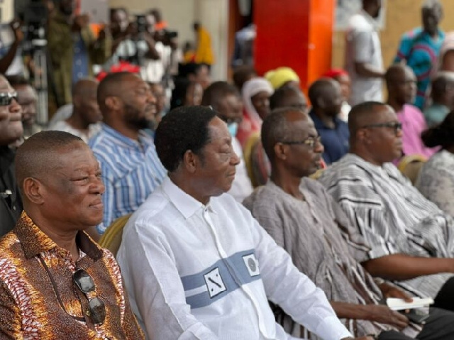 Dr. Duffuor (second left) is a former Finance Minister