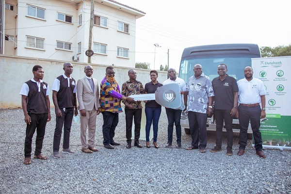 Delegates from CH Group Foundation and the schools captured in a photo