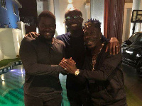 Shatta Wale, Bulldog in a hearty handshake with media mogul, Bola Ray at the Zylofon Media premises